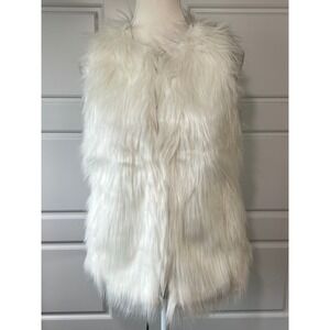 Charlotte Russe Faux Fur Vest Sleeveless Winter Party Elegant White S‎